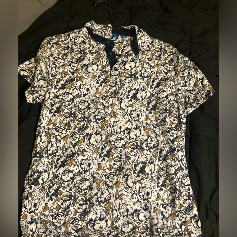 Perry Ellis gold and black flowered shirt perfect condition size men small